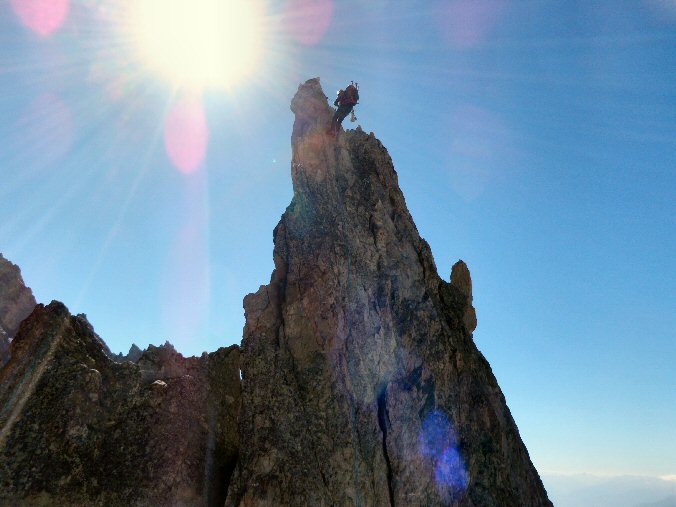 Aretes Cineastes 036.jpg - Mich descend en rappel